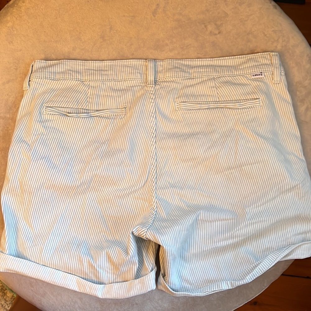 Levi’s Blue *Railroad Striped* Cuffed Jean Shorts Sz 31 - Picture 5 of 10